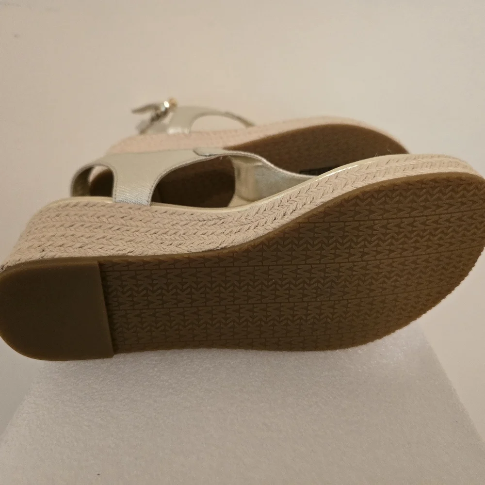 MICHAEL Michael Kors Gold Sandals - Picture 3 of 10